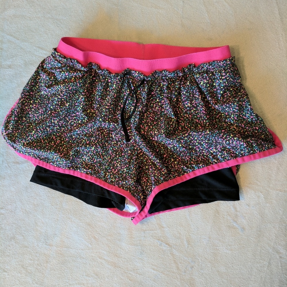 Nike shorts (small)
